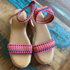 Girls size 5 sandals - barely worn!